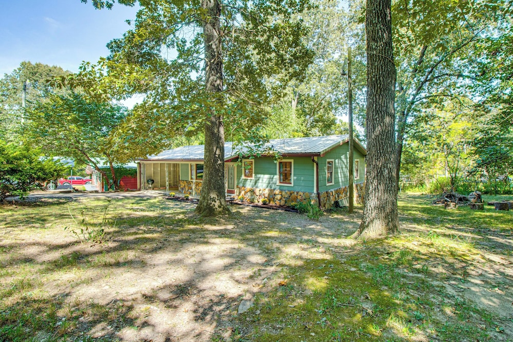Near State Park & Spring River: Family Gem w/ Yard