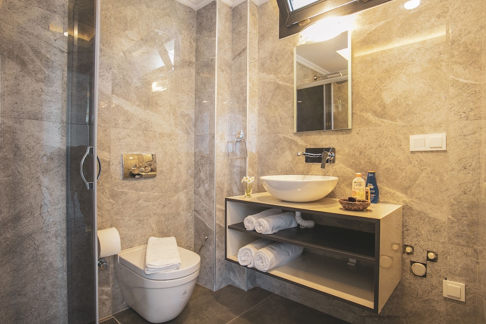 Monastery Suites Hotel - Image 37