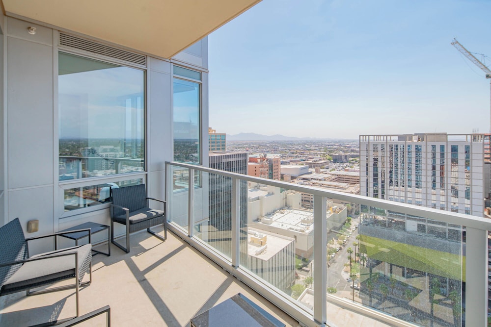 ROVE LIVING/KL - 44 Monroe