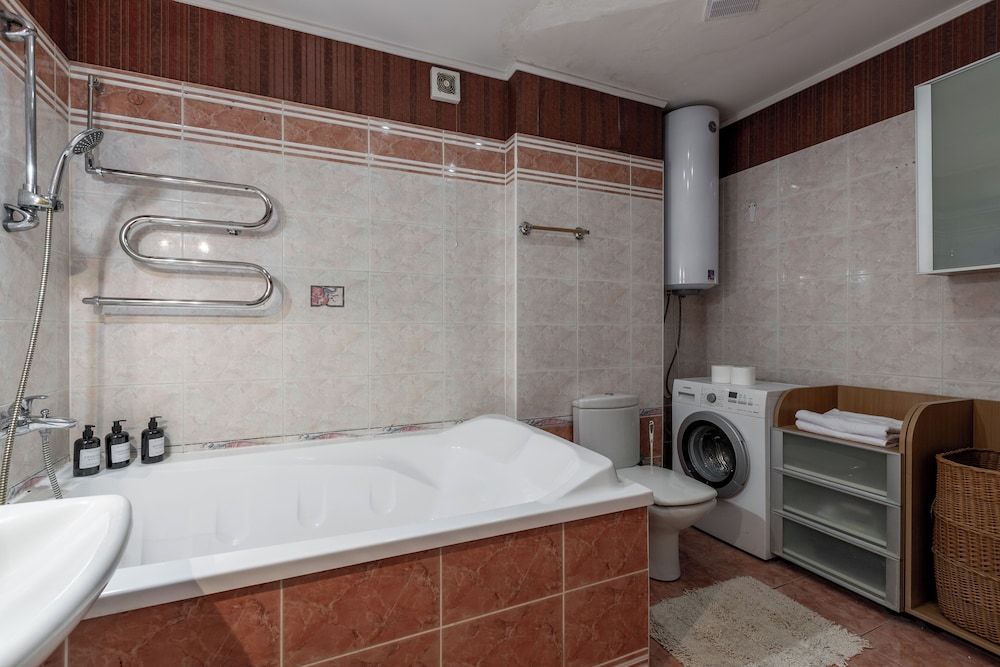 Spacious apartments near Pobedy Square