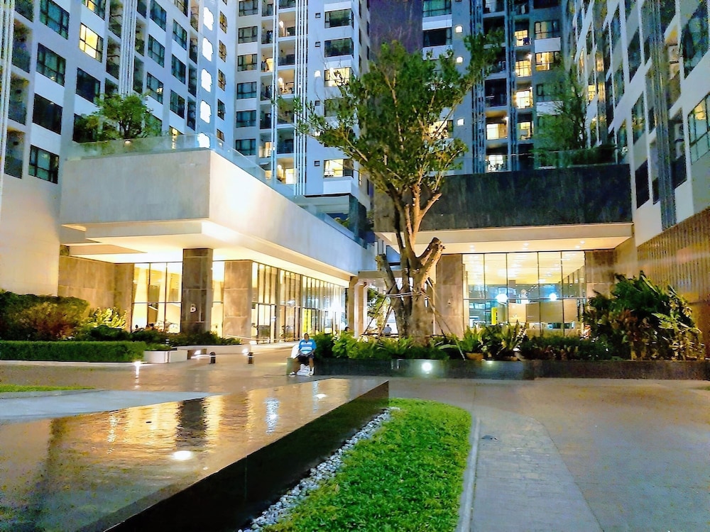 Central Pattaya Condo High Floor With A View