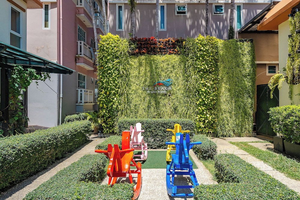 Chill & Play Near Beach Pool C202