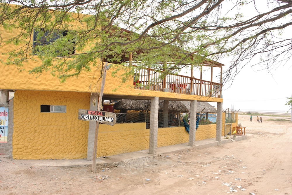 Hostal Castillo Del Mar - Hostel