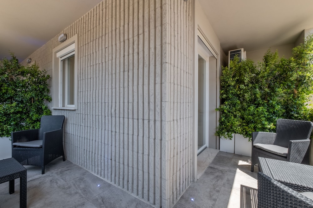 Helios Guesthouse view 5
