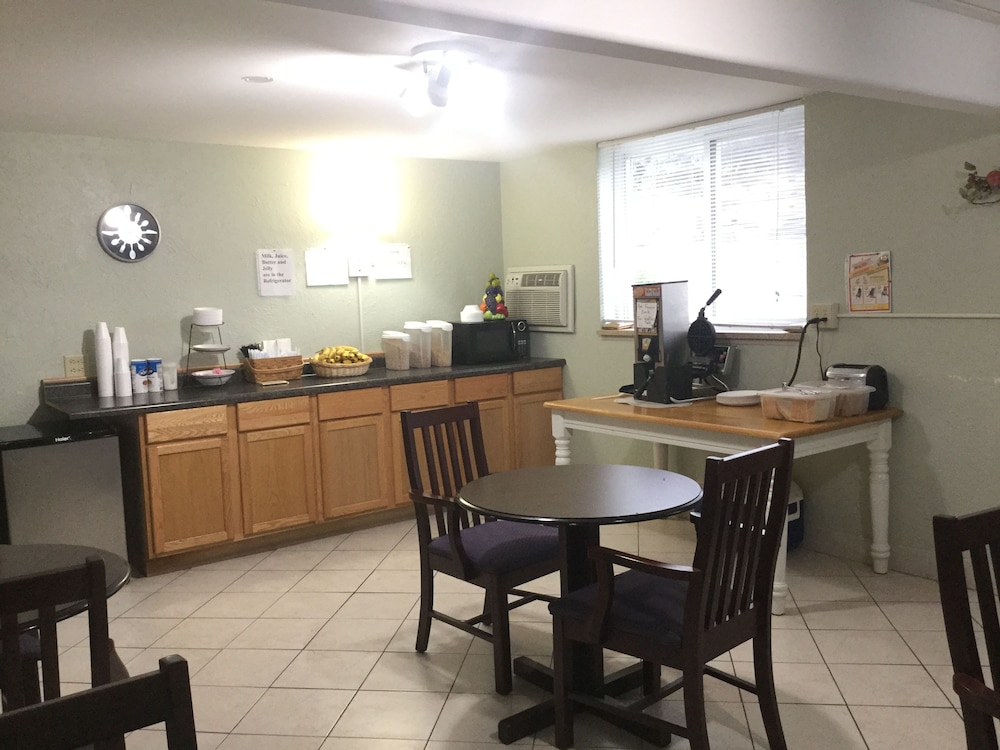 Americas Best Value Inn Jefferson City