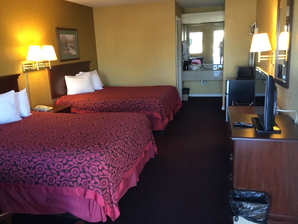 Travel Inn North Little Rock view 5