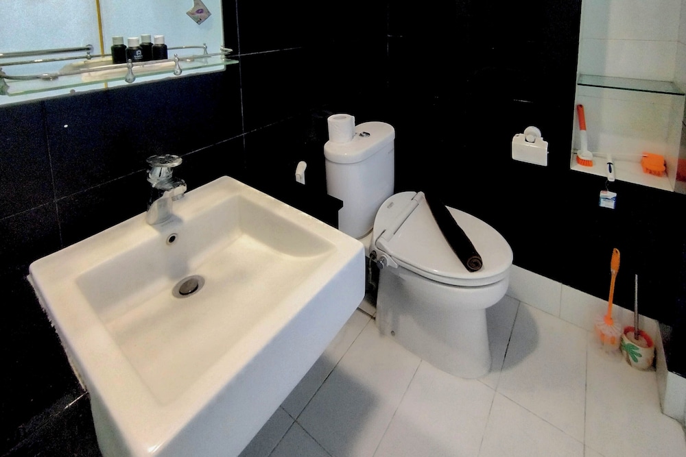 Comfy and Warm Studio at The Square Surabaya Apartment