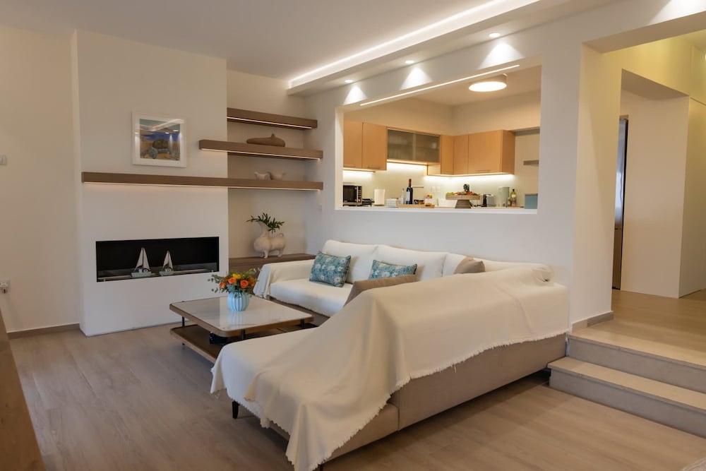 Seafront Villa Ciel With Private Pool in Nafpaktos