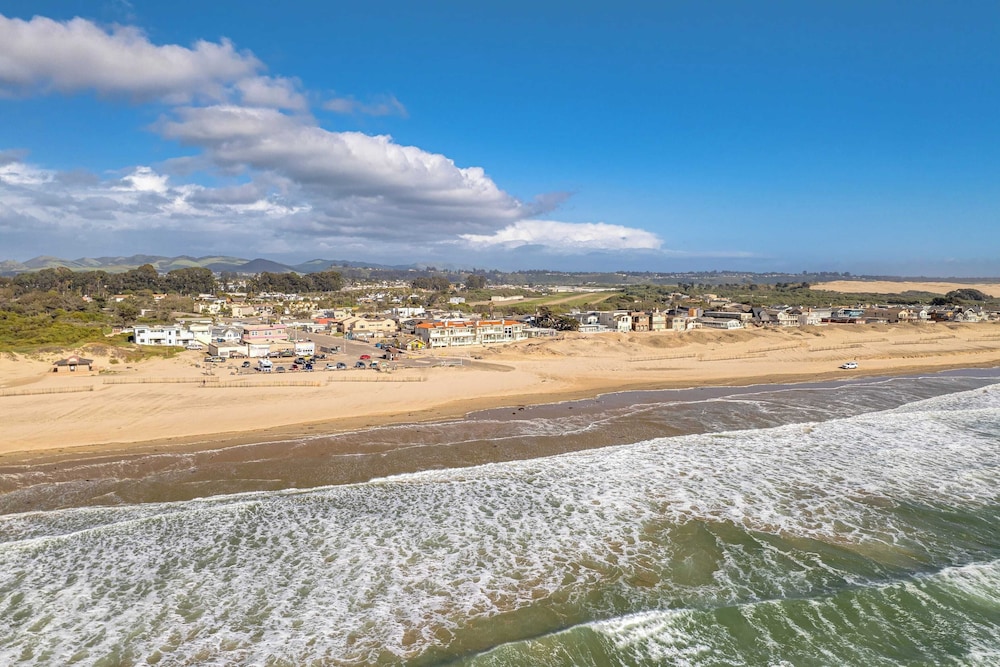 2 Oceanfront Homes w/ Rooftop Deck, Views & Steps to the Sand