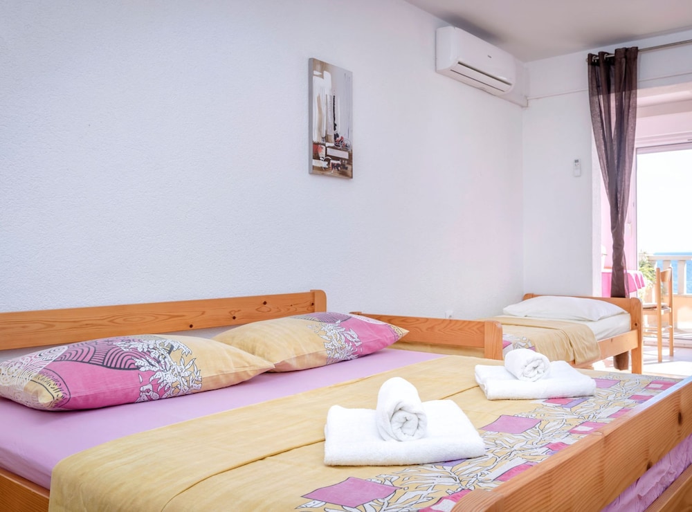 Apartments Spila Beach