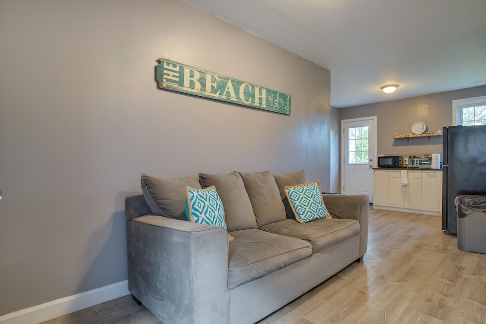 ~ 1 Mi to Beach: Cape Cod Apt in South Yarmouth