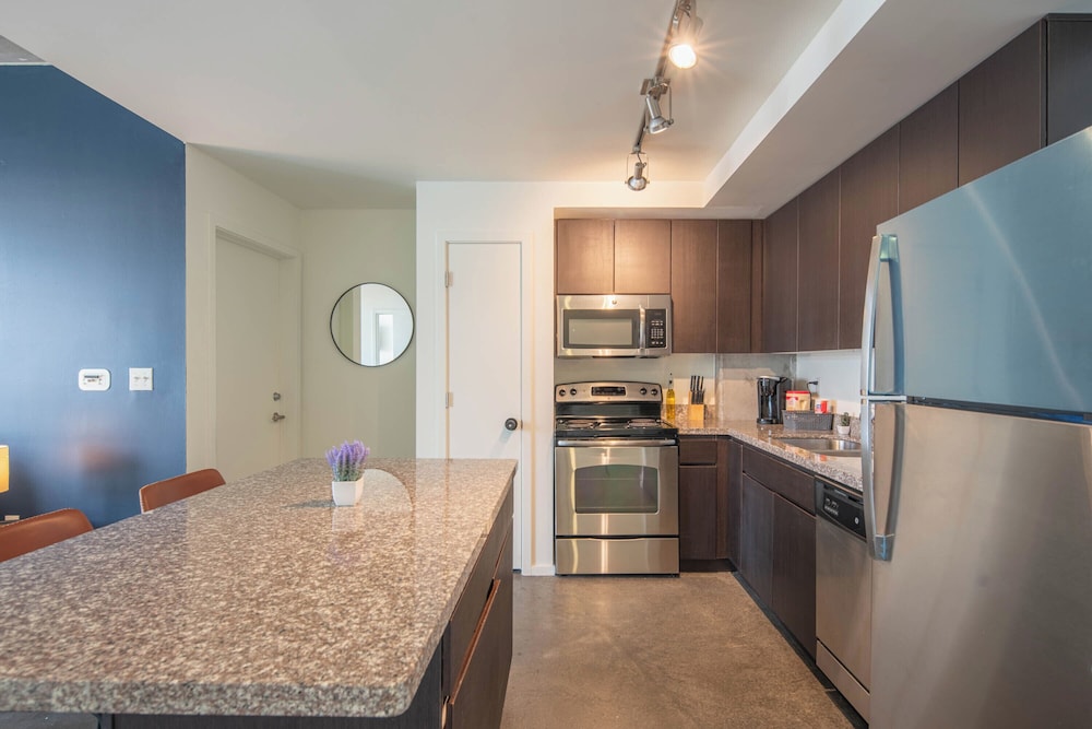 ROVE LIVING/KL - Roosevelt Point