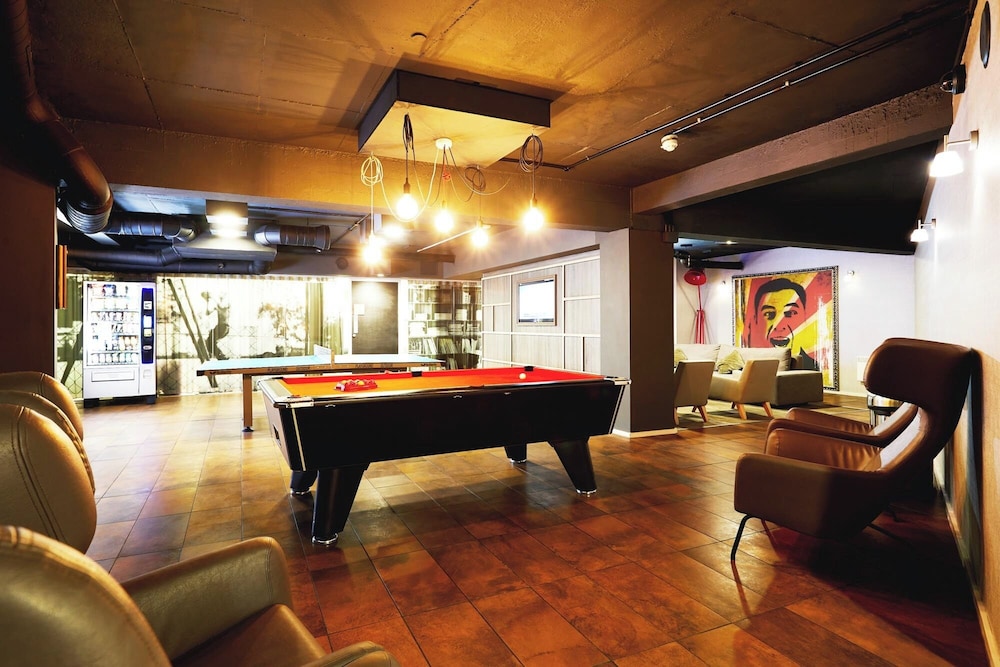 VITA Student-only Studio, Zed Alley
