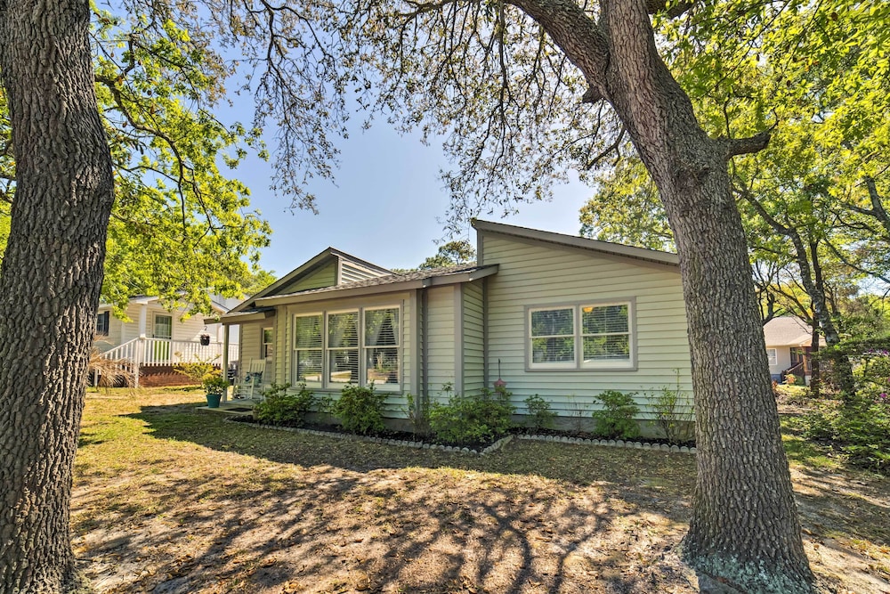 Oak Island Home w/ Fenced Yard, Walk to Long Beach view 5