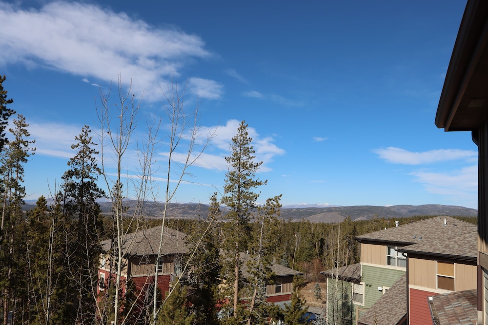 Timbers Cozy Mountain Getaway view 5