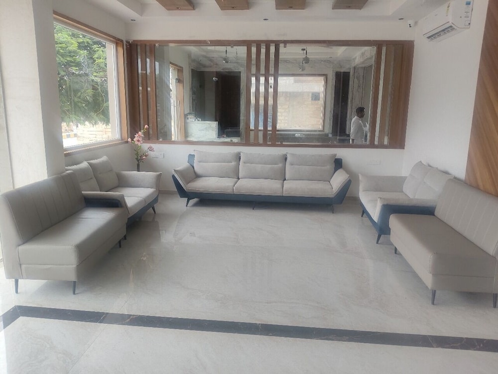 Hotel Premji by Shivalaya Darshanam