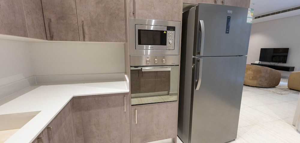 Kease Yasmin H-2 Royal Touch AZ77