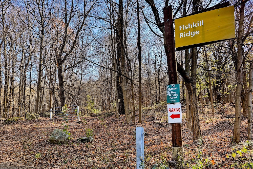Charming Beacon Apt w/ Fire Pit: Near Hiking! - Property Image 16