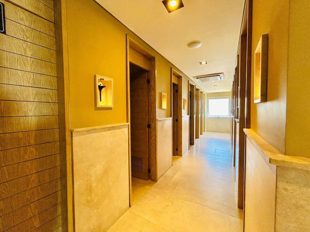 Torre Eleve Apartments