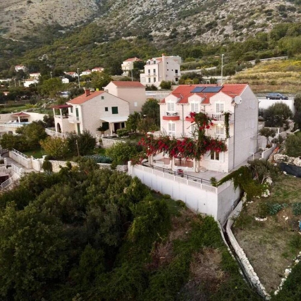 Villa Bouganvillea - sea View & Garden - A4 Premium