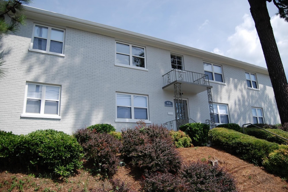 B1bj Great Value Serviced Condo in Quiet Neighborhood