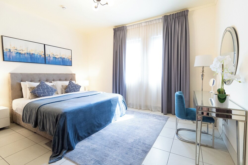 Reehan 1 - Happy Season - 2BR - Downtown