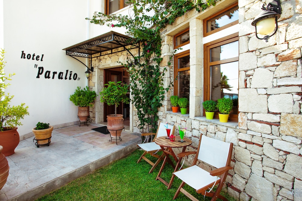 Paralio Hotel