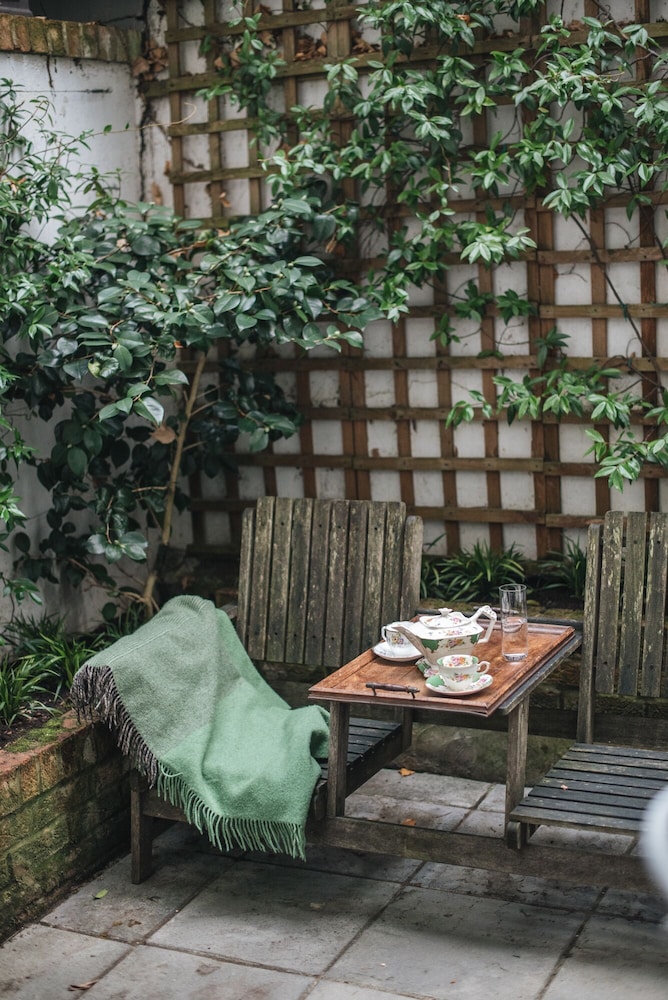 outdoor bbq area