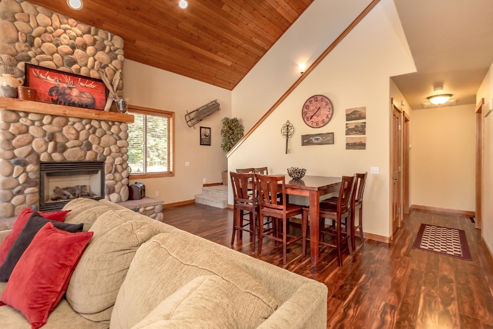 Wintergreen Lodge