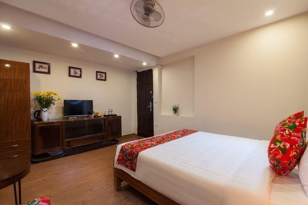 Dollar Homestay & Travel