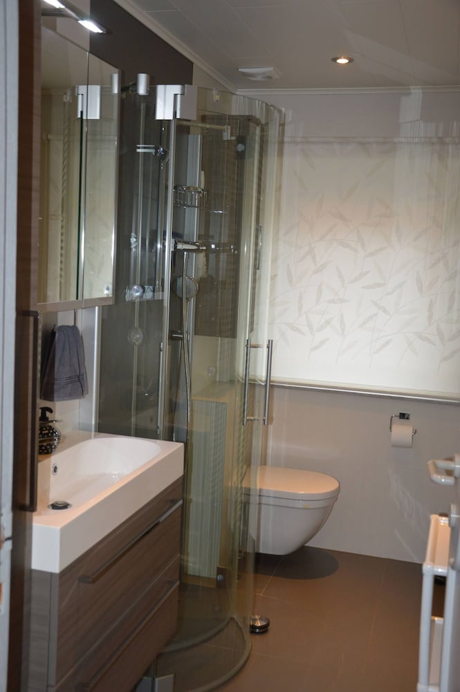 Charming Belgian Getaway, Vakantiewoning in Oudsbergen - 3 Bedrooms & Garden
