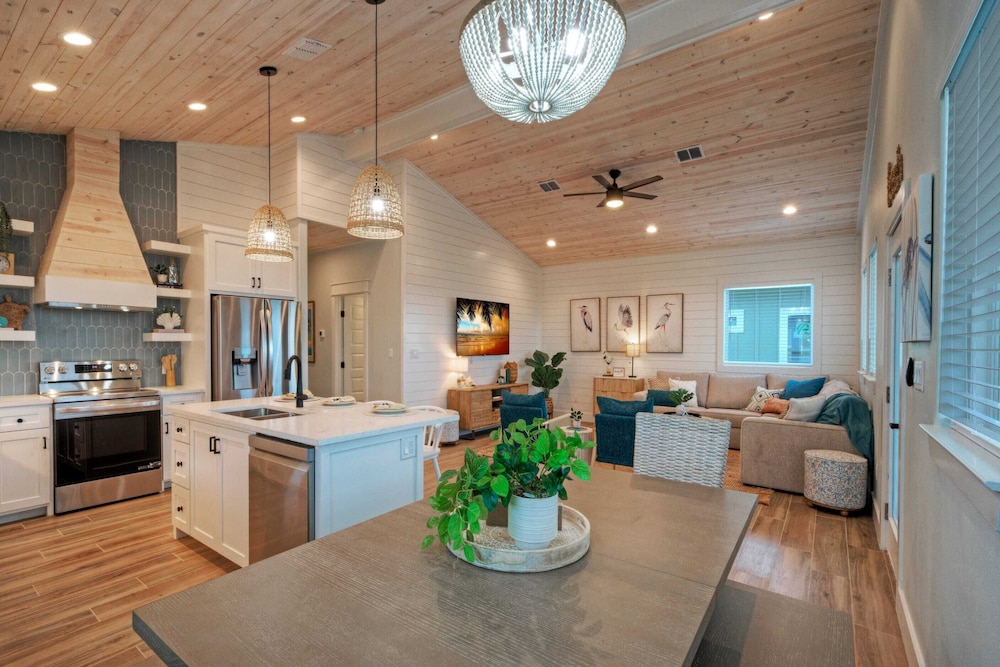 Pool, Firepit + Golf Cart Zone + Near Beach Looney Dunes by Avantstay