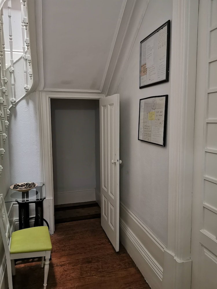 Jualis Guest House