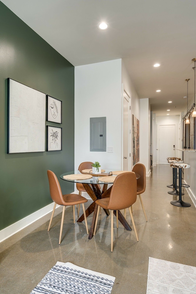 Lofts At 30th - Urban Lodge - Mins to Broadway!