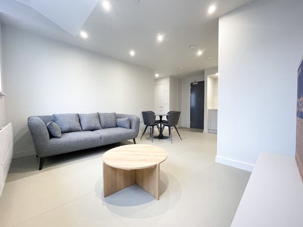 Apartments and Studios in LIVERPOOL SK view 4