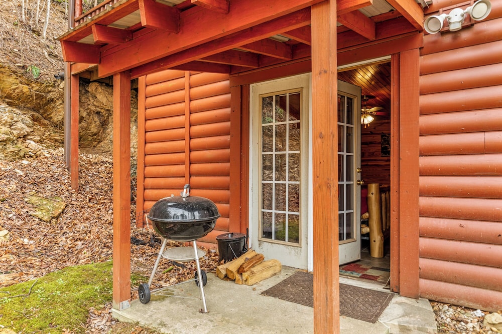 Hickory Hollow Hideaway