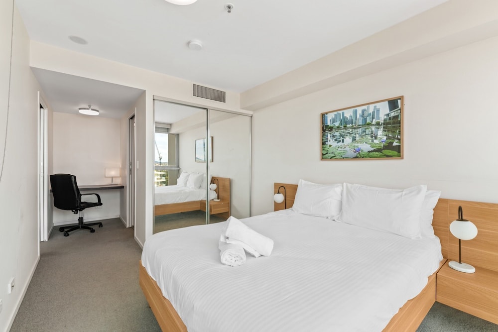 Kangaroo Point 2-bed Flat With Gym & Pool