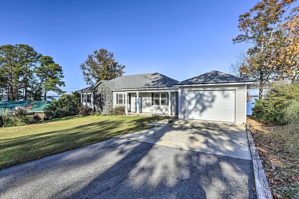 Beautiful Waterfront Getaway w/ Dock! view 3