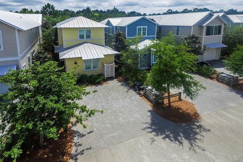 Summer Dreams 4 Bedroom Holiday Home by Five Star Properties