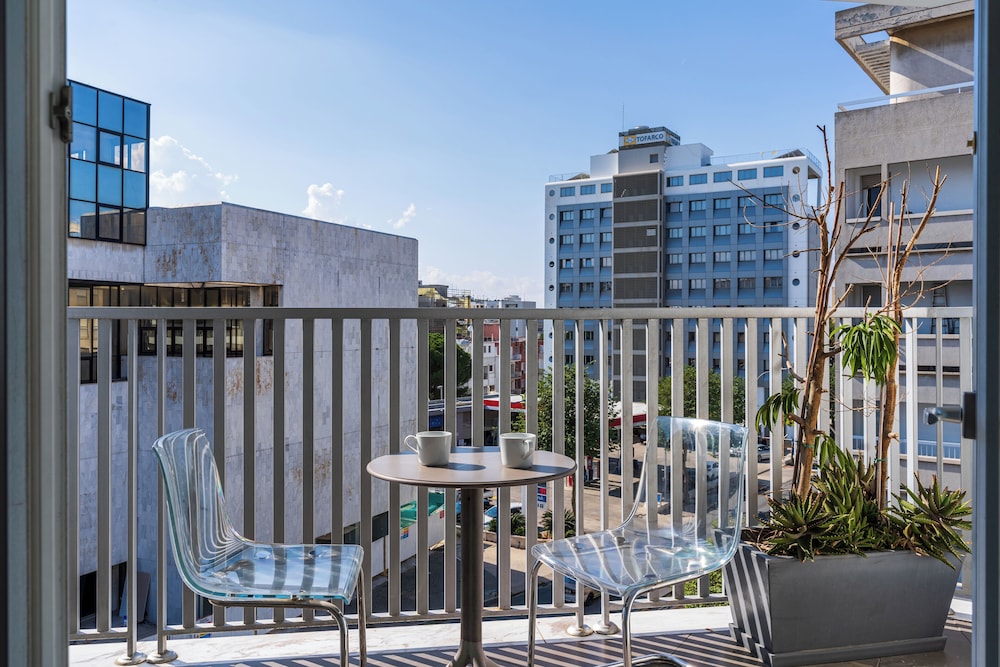 Local Host Living - Signature Apartments in Nicosia