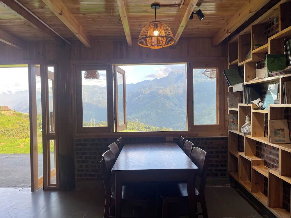 Bees Homestay Sapa & Trekking