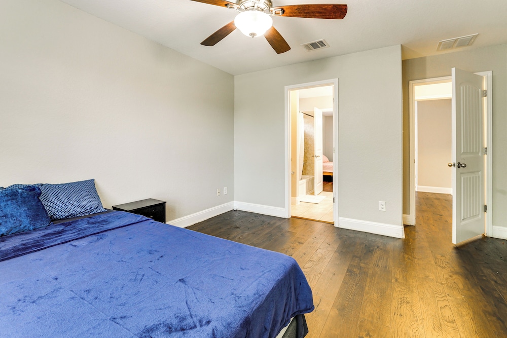 Group Getaway w/ Pool Access in San Antonio!