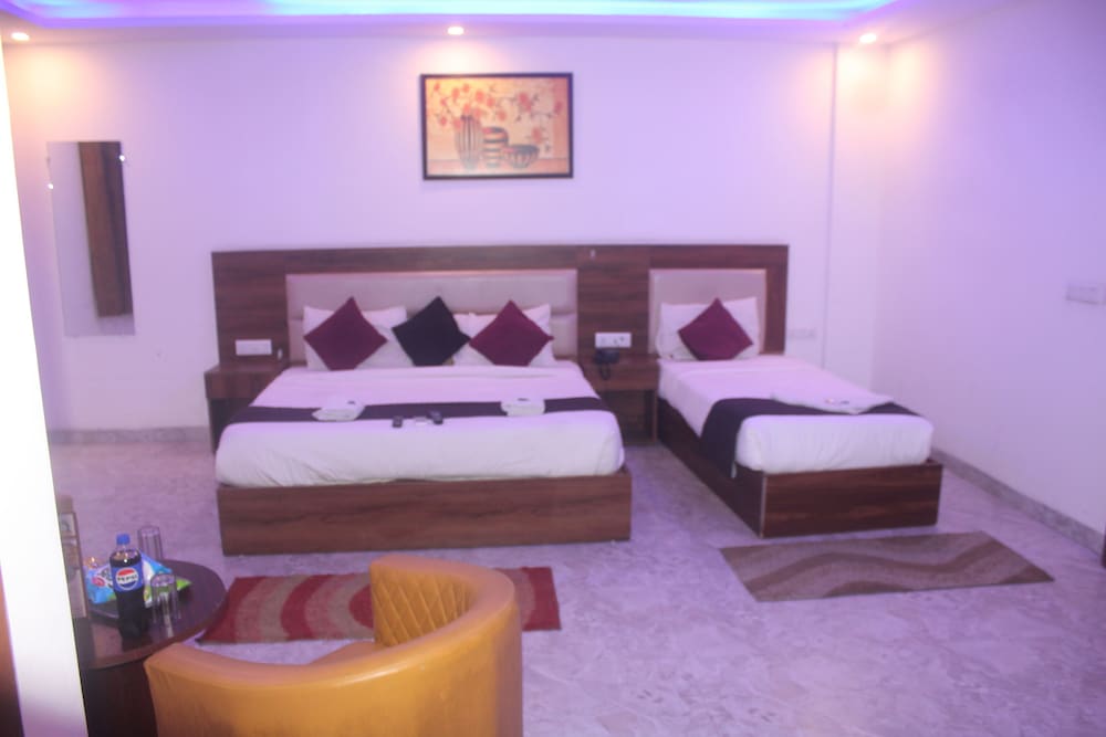 Hotel S.R. Plaza