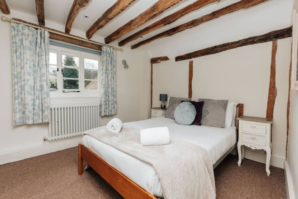 Hunts Cottage - Pet Friendly - From 200 Per Night