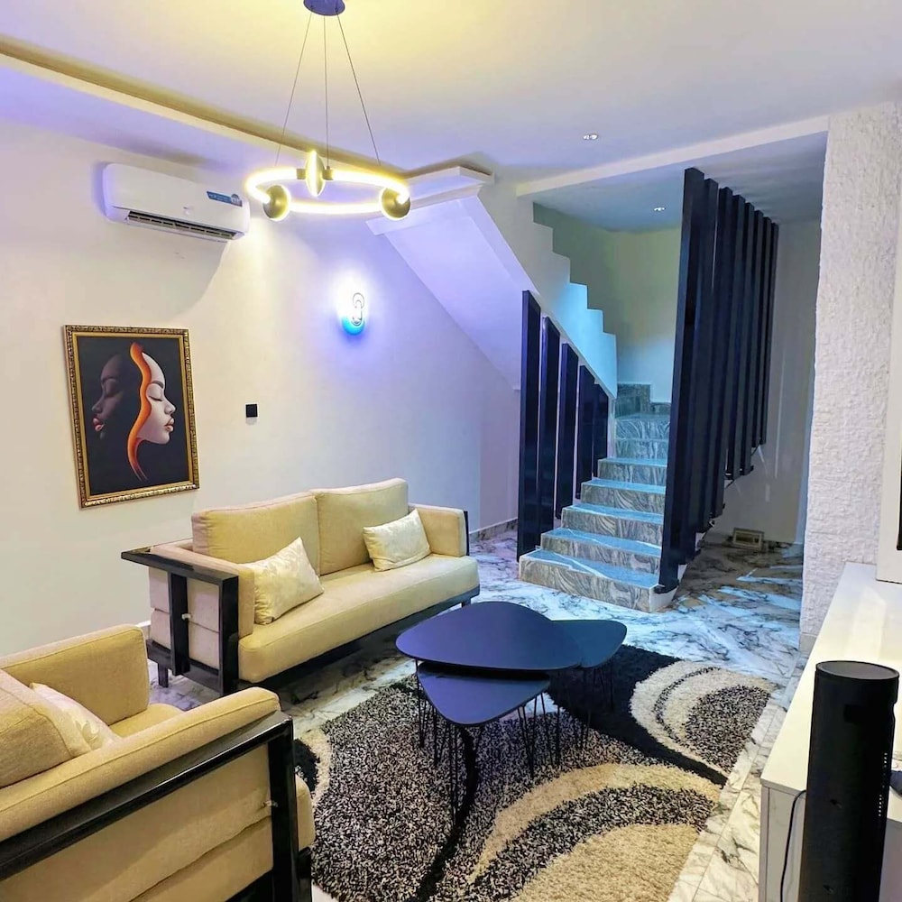 Deroche Apartment