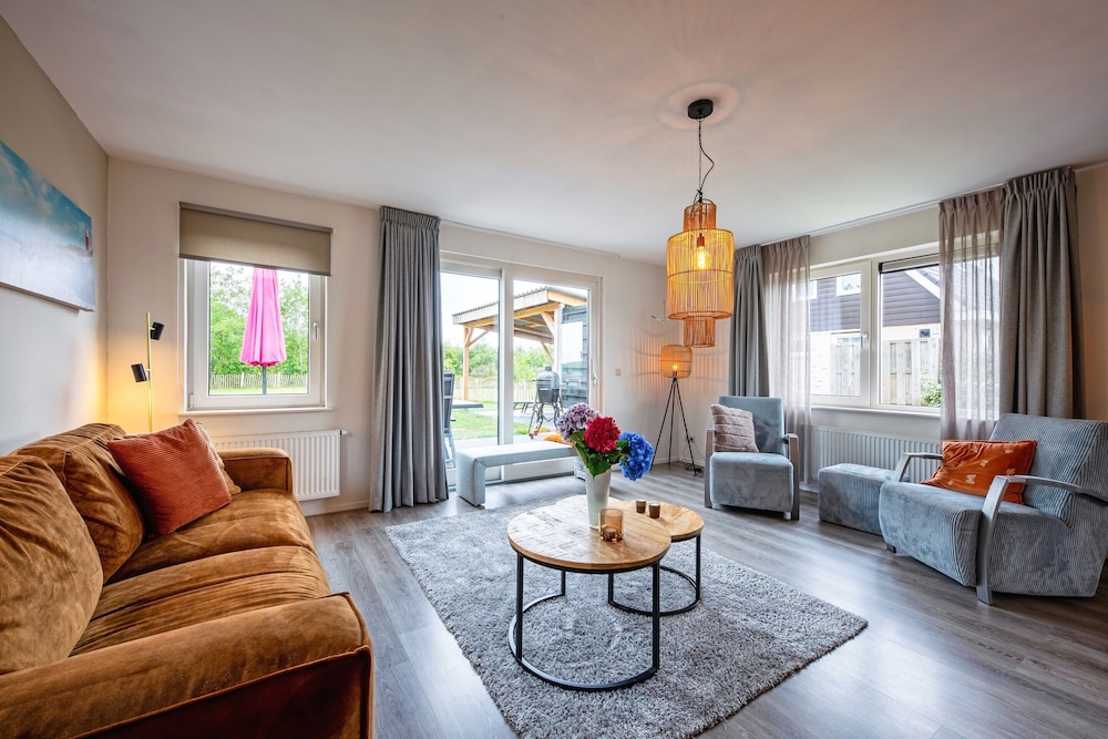 Holiday Home With Pets-friendly