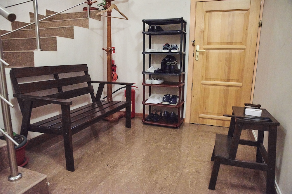 HotHos Hostel