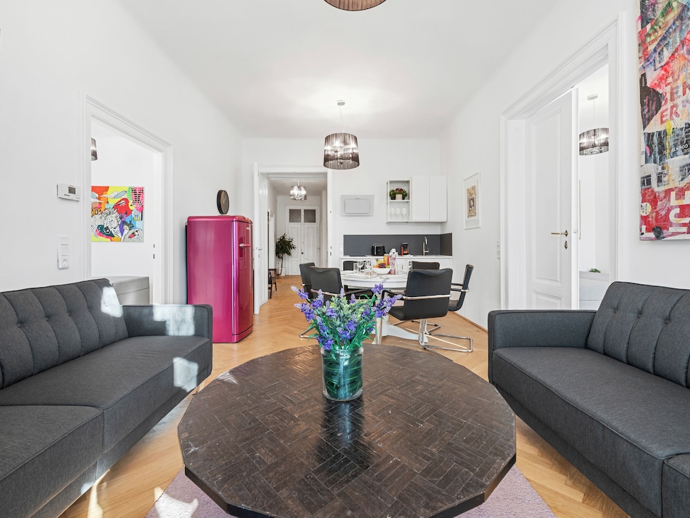 MICE&MEN Serviced Apartment City Center
