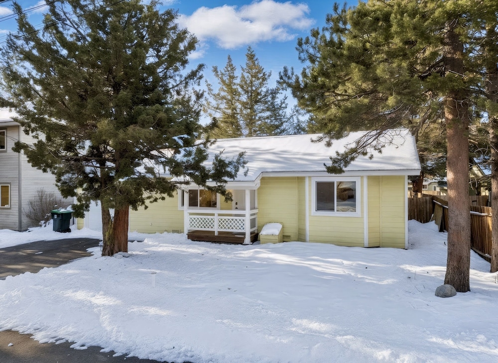1821 Arrowhead 2 Bedroom Home