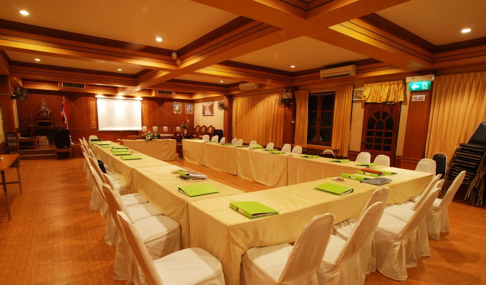 Bansaithong Beach Resort